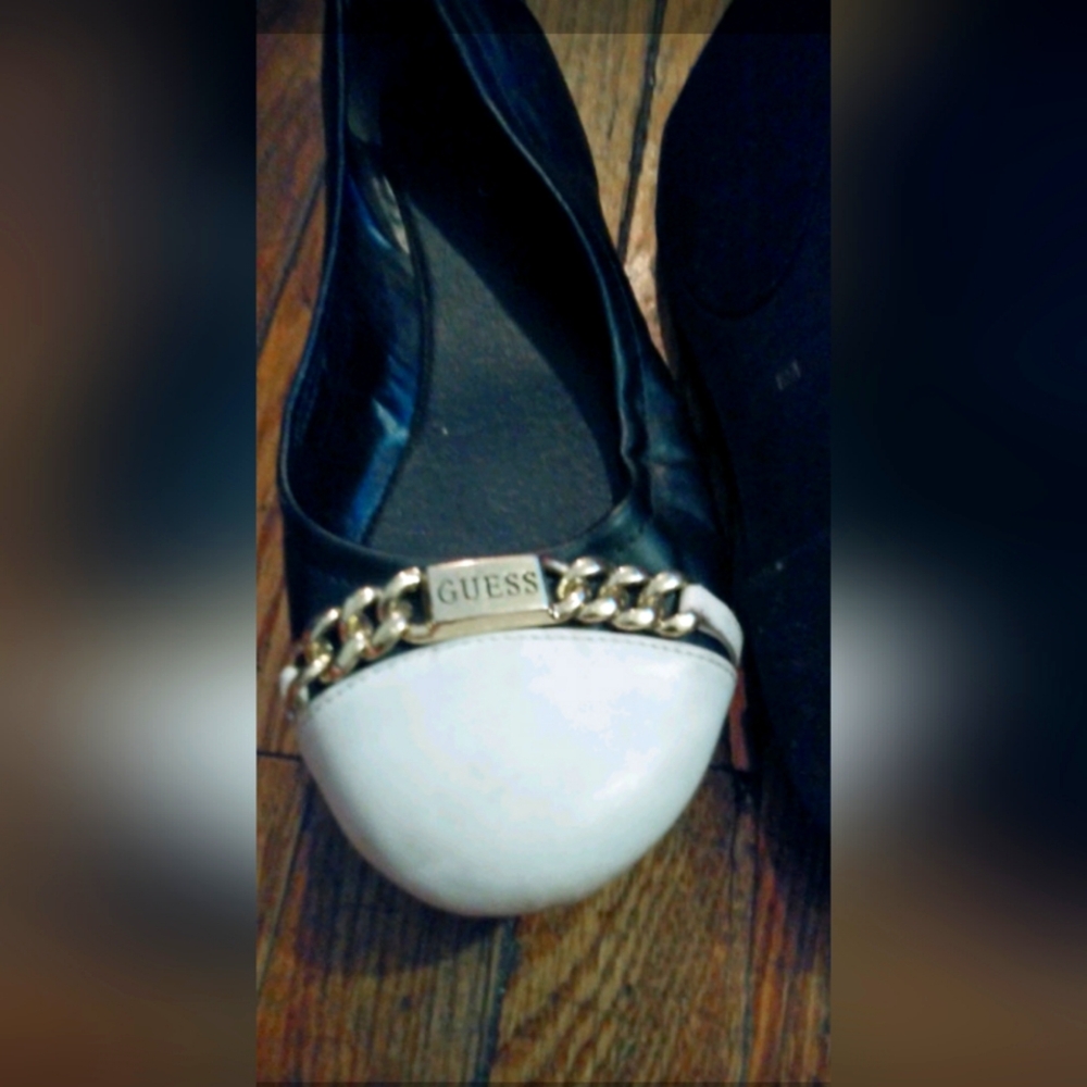 Guess Flats size 8